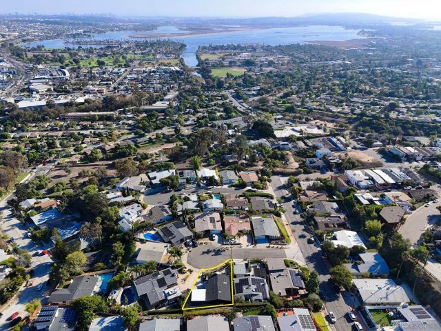 2526 Aster St, San Diego, CA 92109