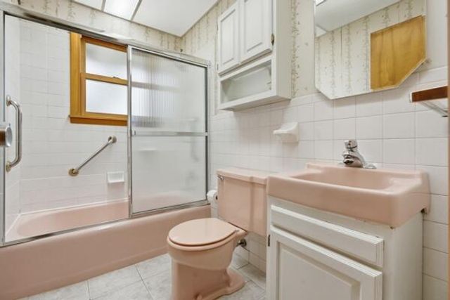 609 E Ash Place, Griffith, IN 46319