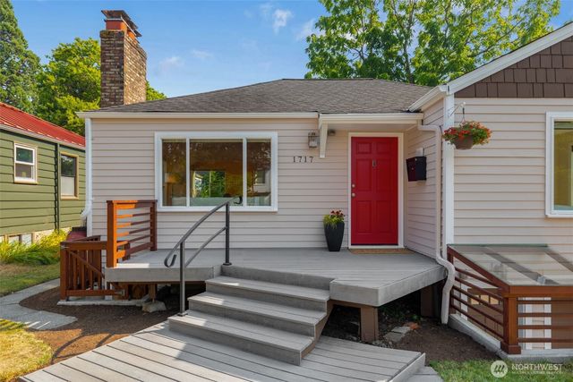 1717 N 82nd Street, Seattle, WA 98103