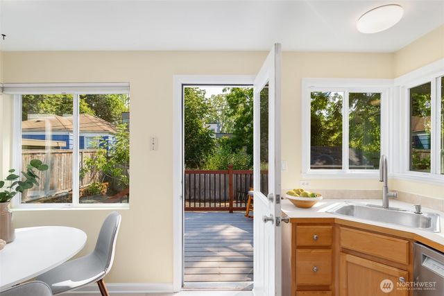 1717 N 82nd Street, Seattle, WA 98103