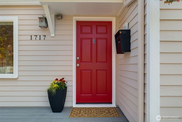 1717 N 82nd Street, Seattle, WA 98103
