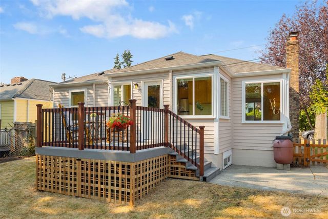 1717 N 82nd Street, Seattle, WA 98103