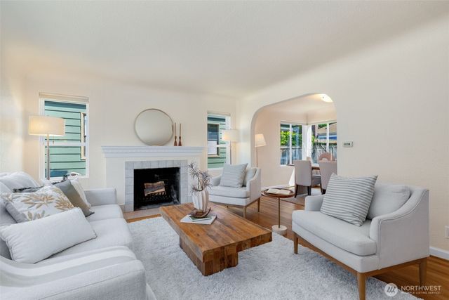 1717 N 82nd Street, Seattle, WA 98103