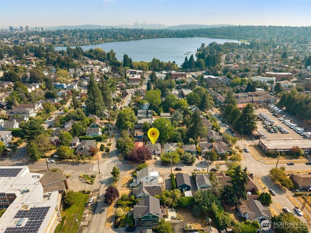 1717 N 82nd Street, Seattle, WA 98103