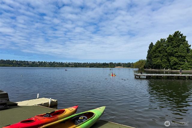 1717 N 82nd Street, Seattle, WA 98103