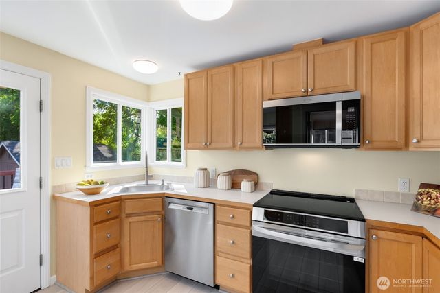 1717 N 82nd Street, Seattle, WA 98103