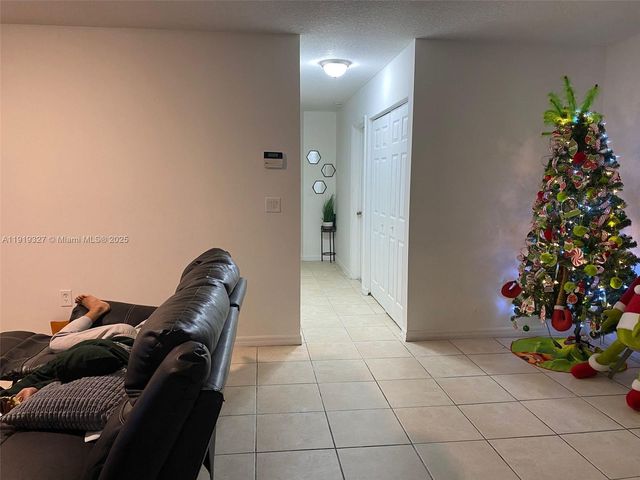 20431 SW 93rd Ave, Cutler Bay, FL 33189