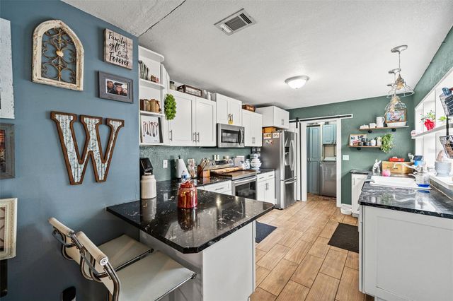 37738 AMELIA AVENUE, Dade City, FL 33525