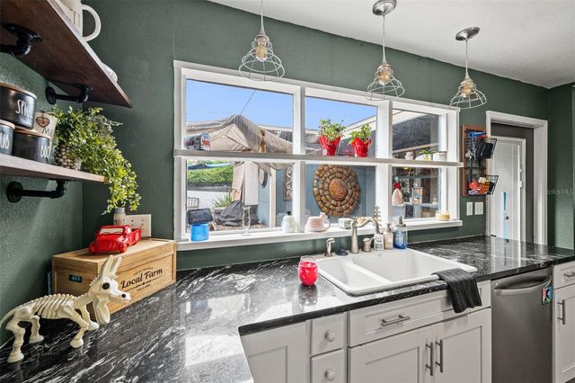 37738 AMELIA AVENUE, Dade City, FL 33525