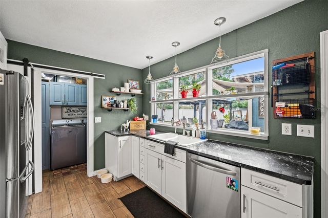 37738 AMELIA AVENUE, Dade City, FL 33525