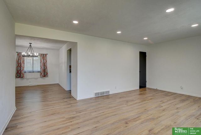 3708 Greene Avenue, Bellevue, NE 68147