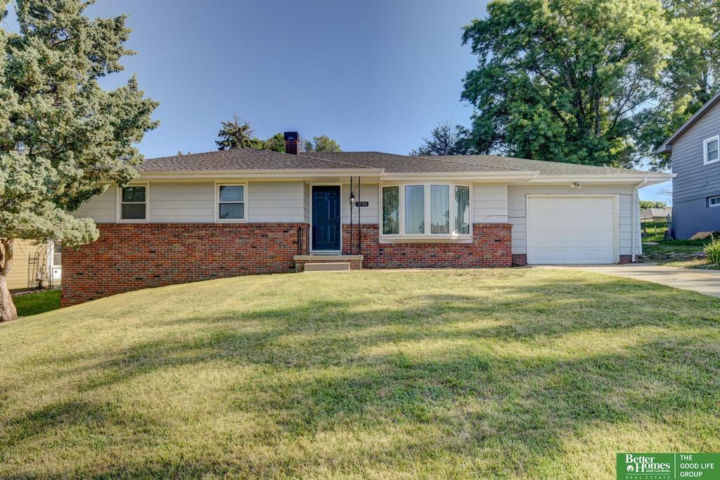 3708 Greene Avenue, Bellevue, NE 68147