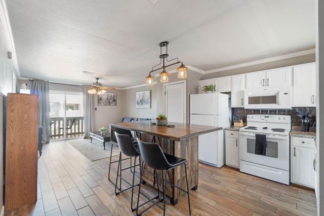 1330 SW Miracle Strip Parkway 302, Fort Walton Beach, FL 32548