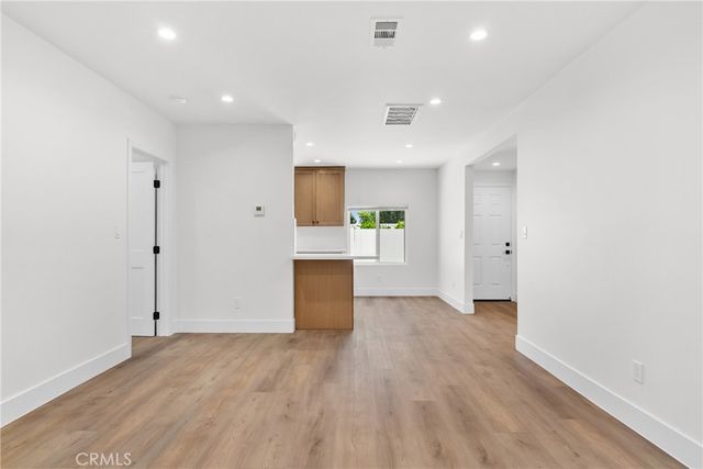 2057 E Villa, Pasadena, CA 91107