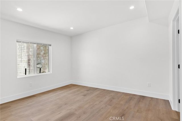 2057 E Villa, Pasadena, CA 91107