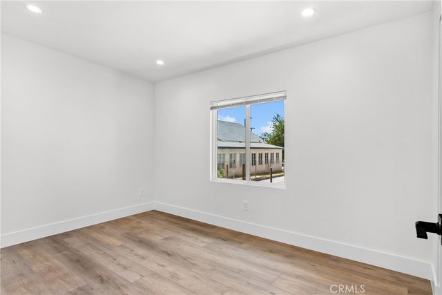 2057 E Villa, Pasadena, CA 91107