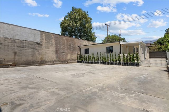2057 E Villa, Pasadena, CA 91107