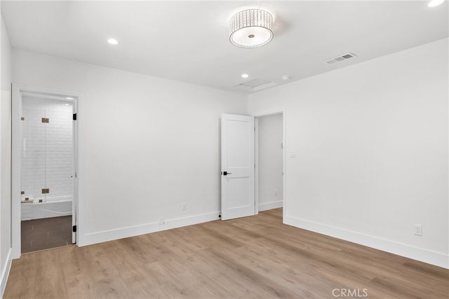 2057 E Villa, Pasadena, CA 91107