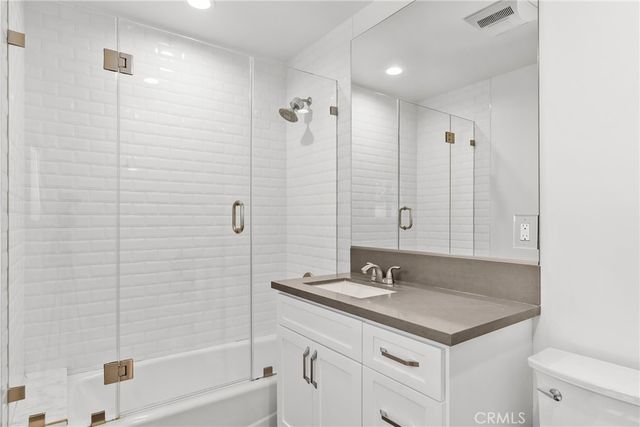 2057 E Villa, Pasadena, CA 91107