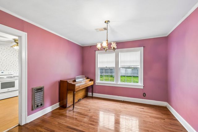 1311 N Tennessee Blvd, Murfreesboro, TN 37130