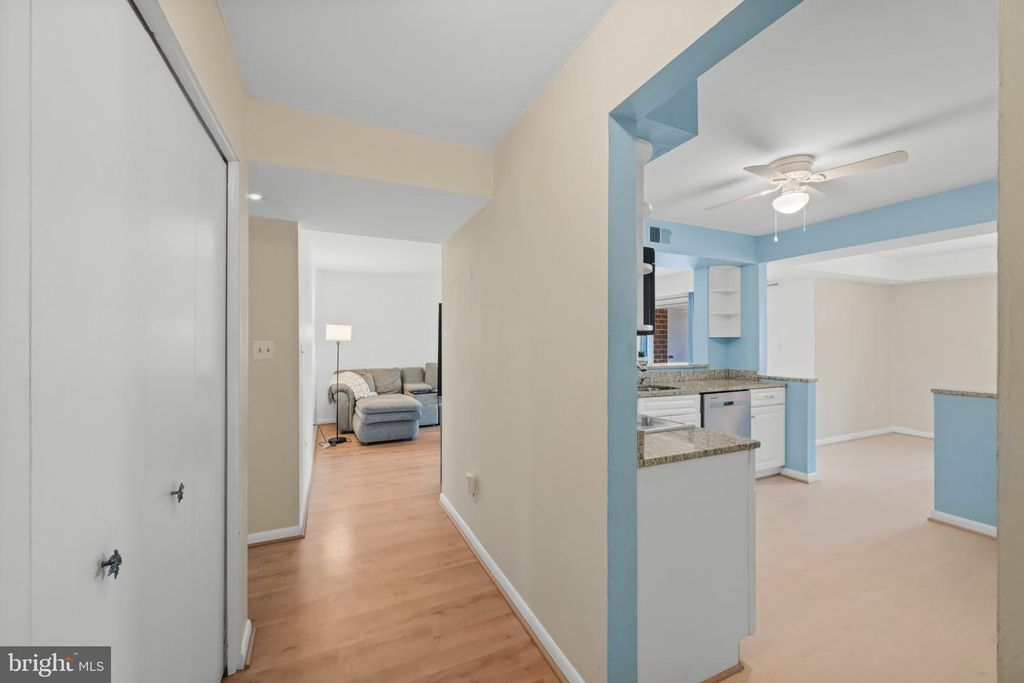 Image 10 of property listing at 5 ELPHIN #301, Lutherville Timonium, MD 21093