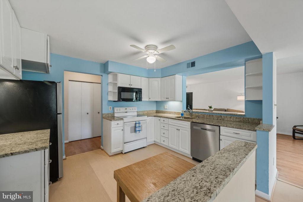 Image 12 of property listing at 5 ELPHIN #301, Lutherville Timonium, MD 21093