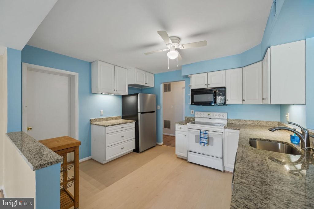 Image 13 of property listing at 5 ELPHIN #301, Lutherville Timonium, MD 21093