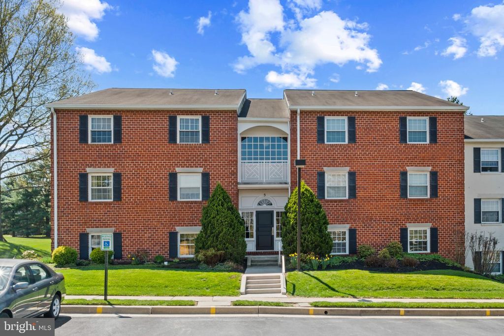 Image 1 of property listing at 5 ELPHIN #301, Lutherville Timonium, MD 21093