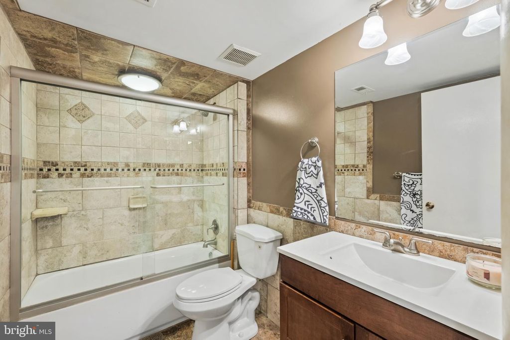 Image 26 of property listing at 5 ELPHIN #301, Lutherville Timonium, MD 21093