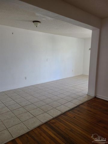 415 Gibbs Rd, Pensacola, FL 32507