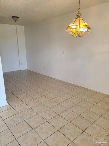 415 Gibbs Rd, Pensacola, FL 32507