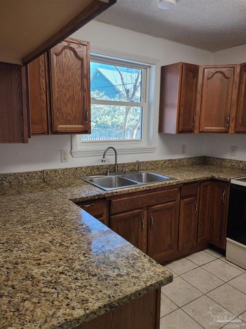 415 Gibbs Rd, Pensacola, FL 32507