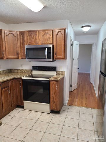 415 Gibbs Rd, Pensacola, FL 32507