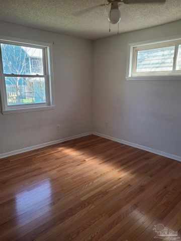 415 Gibbs Rd, Pensacola, FL 32507