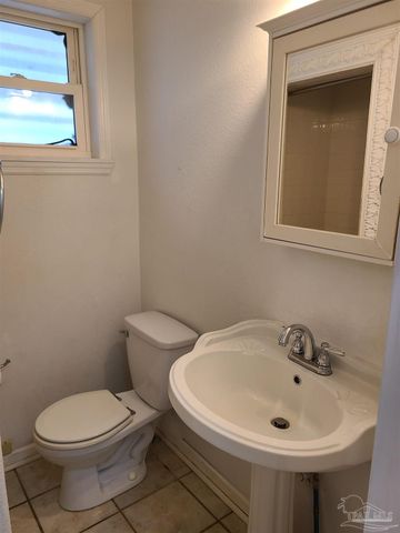 415 Gibbs Rd, Pensacola, FL 32507