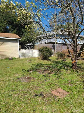415 Gibbs Rd, Pensacola, FL 32507