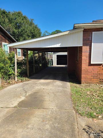 415 Gibbs Rd, Pensacola, FL 32507