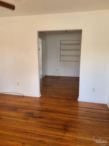 415 Gibbs Rd, Pensacola, FL 32507