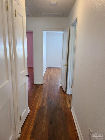 415 Gibbs Rd, Pensacola, FL 32507