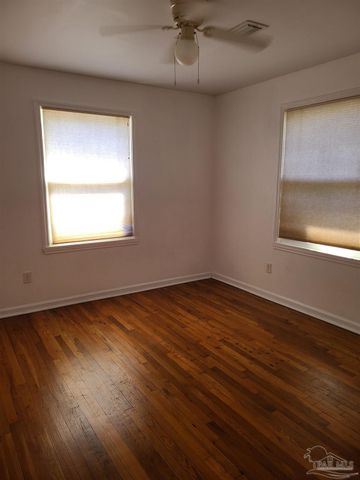 415 Gibbs Rd, Pensacola, FL 32507