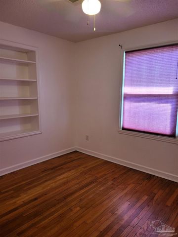 415 Gibbs Rd, Pensacola, FL 32507