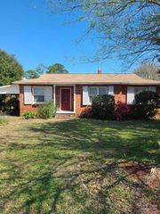 415 Gibbs Rd, Pensacola, FL 32507