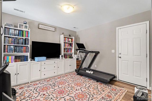 350 Jeff Keeton Drive, Hazel Park, MI 48030