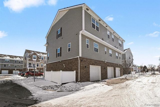 350 Jeff Keeton Drive, Hazel Park, MI 48030