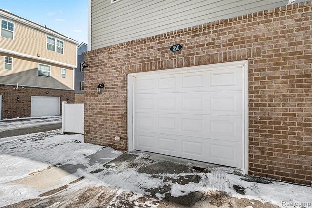 350 Jeff Keeton Drive, Hazel Park, MI 48030