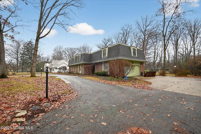 107 Secor Woods Lane, Perrysburg, OH 43551