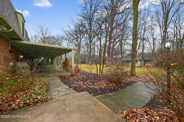 107 Secor Woods Lane, Perrysburg, OH 43551