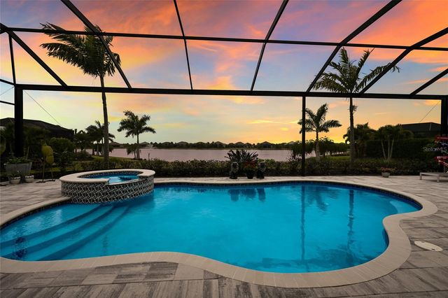 8134 PAVIA WAY, Bradenton, FL 34202