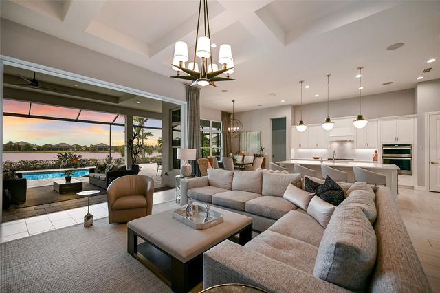 8134 PAVIA WAY, Bradenton, FL 34202