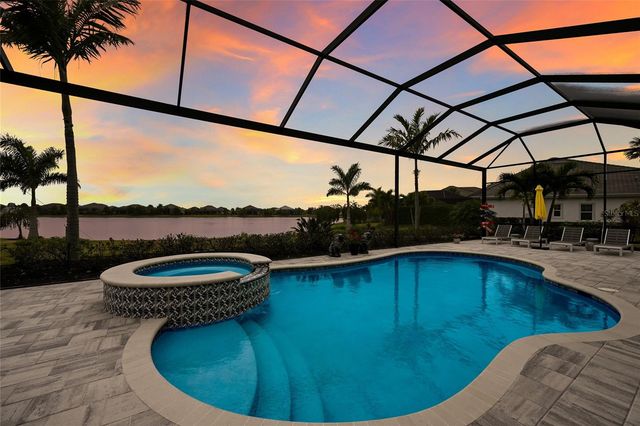 8134 PAVIA WAY, Bradenton, FL 34202